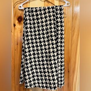 Honey & Lace black and ivory skirt